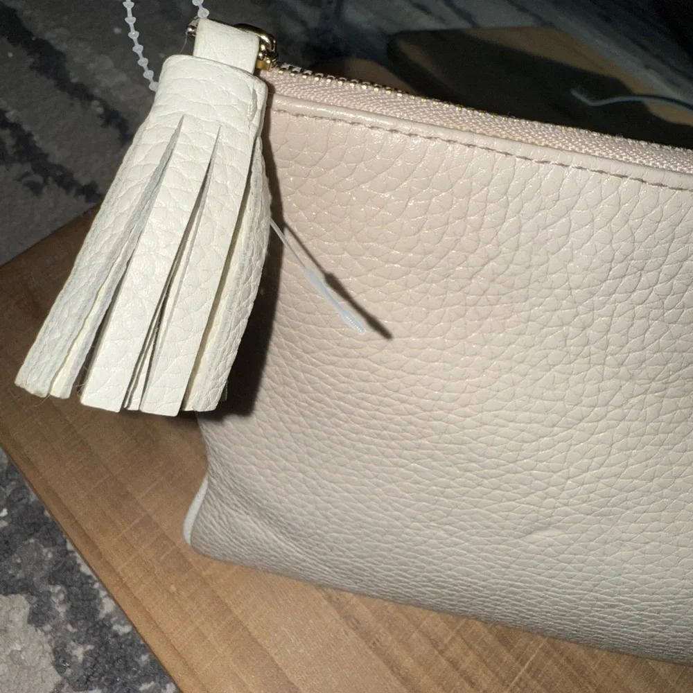 Kate Spade New York
Chester Street Gia Clutch neutral colors bone beige - Picture 4 of 11